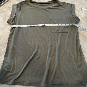 Tshirt women’s large